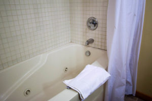 Whirlpool tub